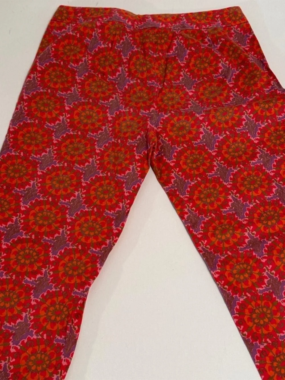 Boden Red Floral-Pattern Pants - Picture 5 of 6